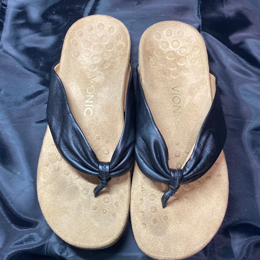 Vionic Black Leather with suede